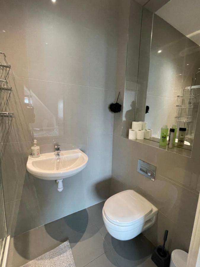2 Bedroom 2 Bathroom Apartment 8 Including Free Parking Bromley Zewnętrze zdjęcie